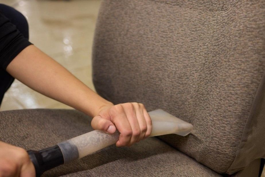 Comment Nettoyer Des Chaises En Tissu Très Sale Nettoyer une chaise en tissu : nos conseils